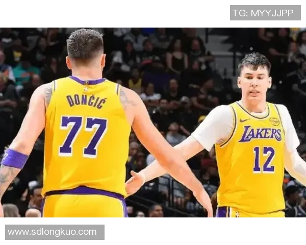 战术拆解：湖人为何能掌控比赛节奏？