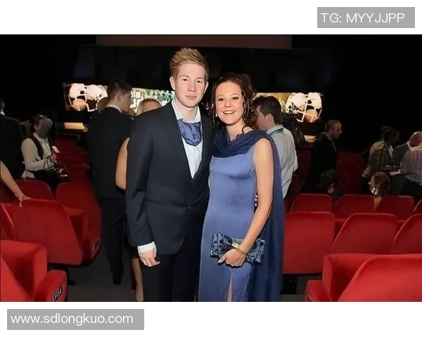 镜头回顾:德布劳内这一幕令人泪目